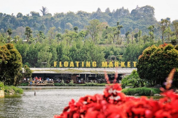 You are currently viewing Floating Market Lembang