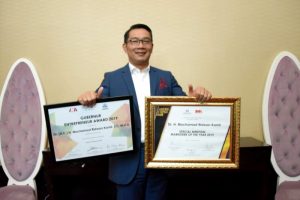 Read more about the article Ridwan Kamil,Raih Gubernur Entrepreneur Award dan Marketeer of The Year 2019