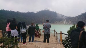 Read more about the article Ini Spot Swafoto Kawah Putih yang Baru Dibuka