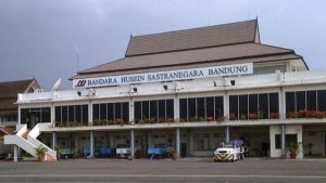 Read more about the article Wacana Bandara Husein Jadi Domestik, Pelaku Wisata Was-was