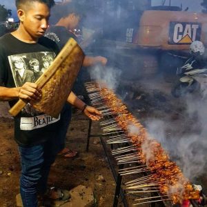 Read more about the article Sate Damri, Kuliner Bandung yang Hits dan Jumbo