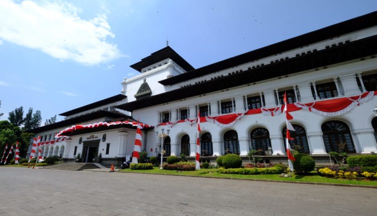 You are currently viewing Penampakan 100 Tahun Gedung 6 Juta Gulden.