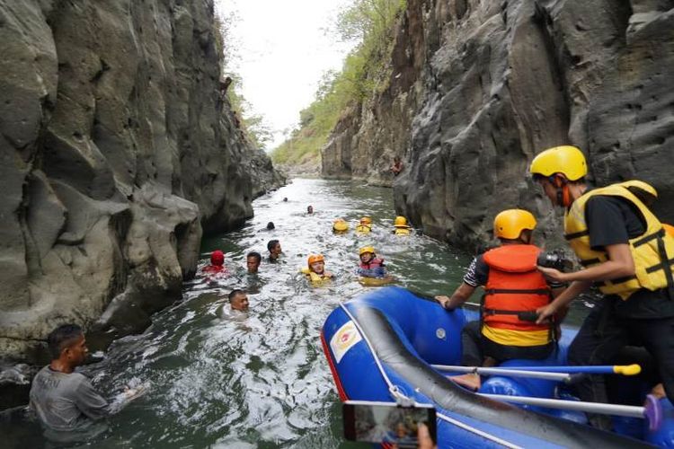 You are currently viewing Tempat Wisata Baru Garut, Wisata Alam Leuwi Daleum.