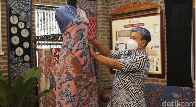 You are currently viewing Bandung Punya Museum Batik di Cigadung