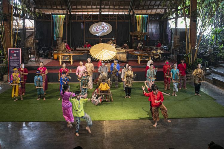 You are currently viewing Saung Angklung Udjo Buka Pertunjukkan Khusus Reservasi