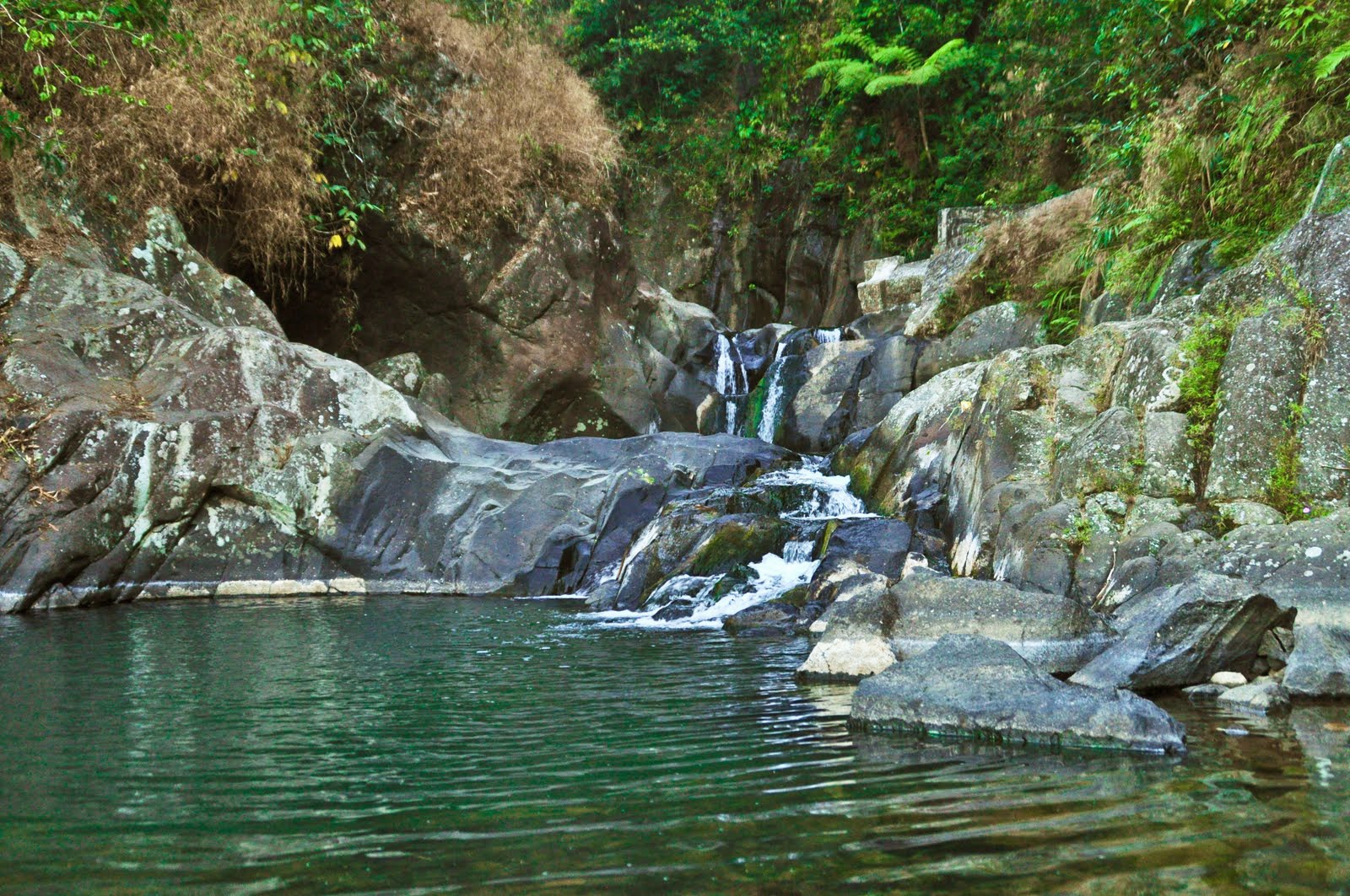 You are currently viewing Dari Air Terjun sampai Kolam Air Panas di Cisewu Garut