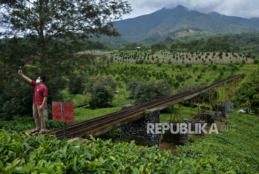 You are currently viewing Kemenparekraf Dorong Garut Bangun Jalur Destinasi Wisata