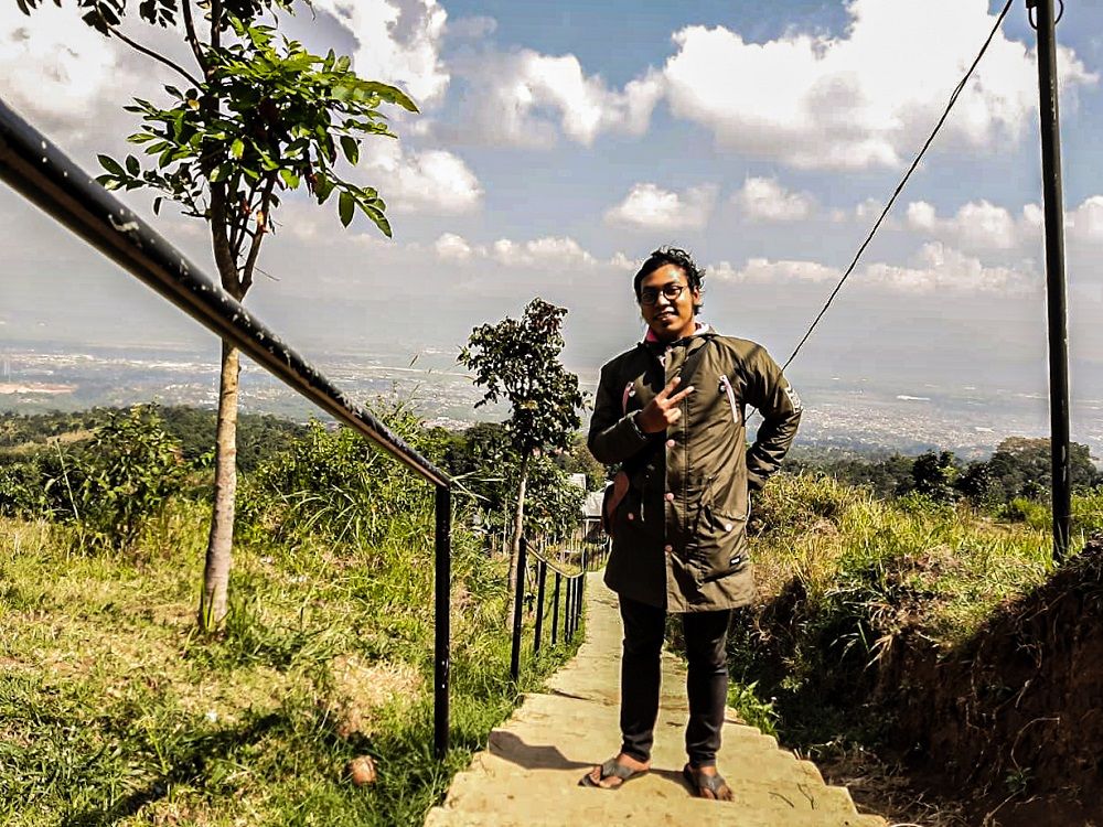 You are currently viewing Wisata Tangga Seribu, Menikmati Syahdu Ketenangan di Pinggiran Bandung Timur