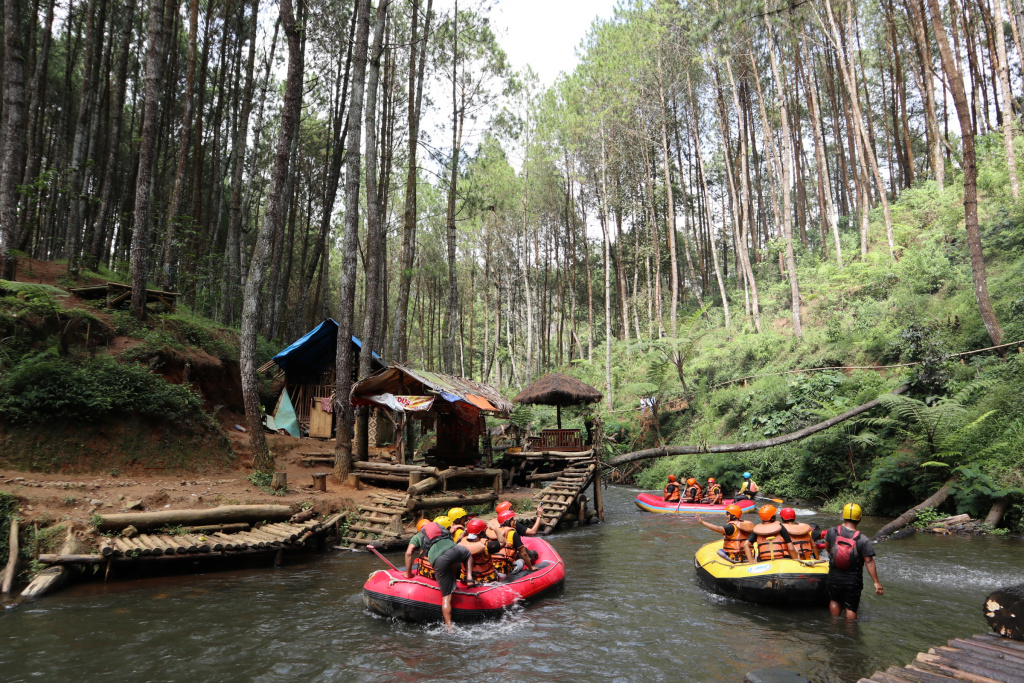 Kampung Singkur Pangalengan, Wisata Alam Pinggir Sungai yang Lengkap